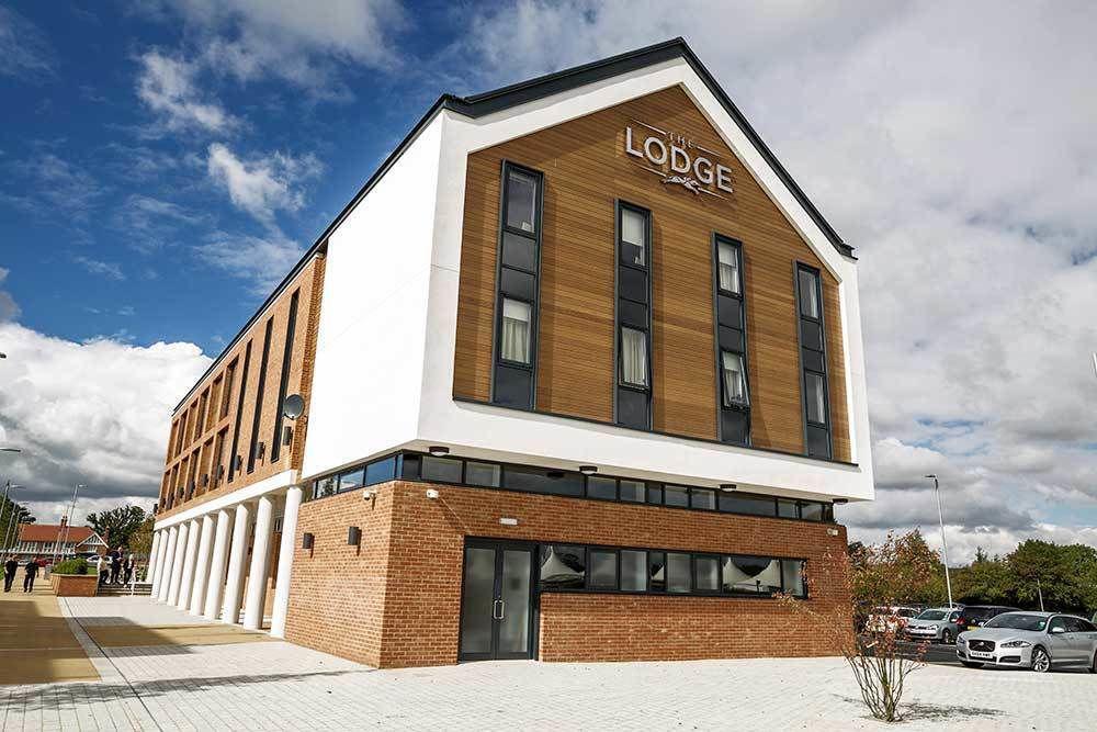 The Lodge Newbury  Exterior photo