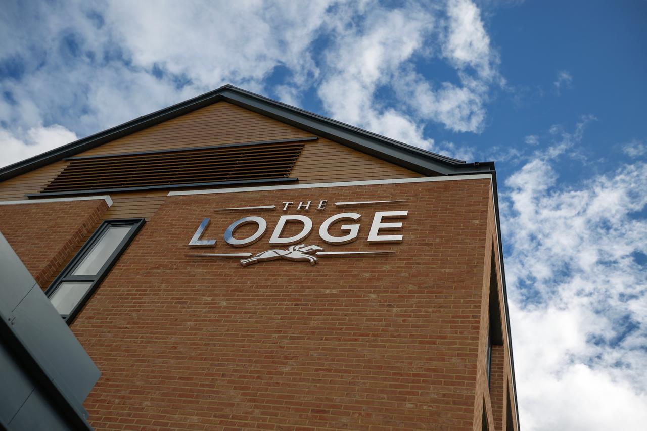 The Lodge Newbury  Exterior photo