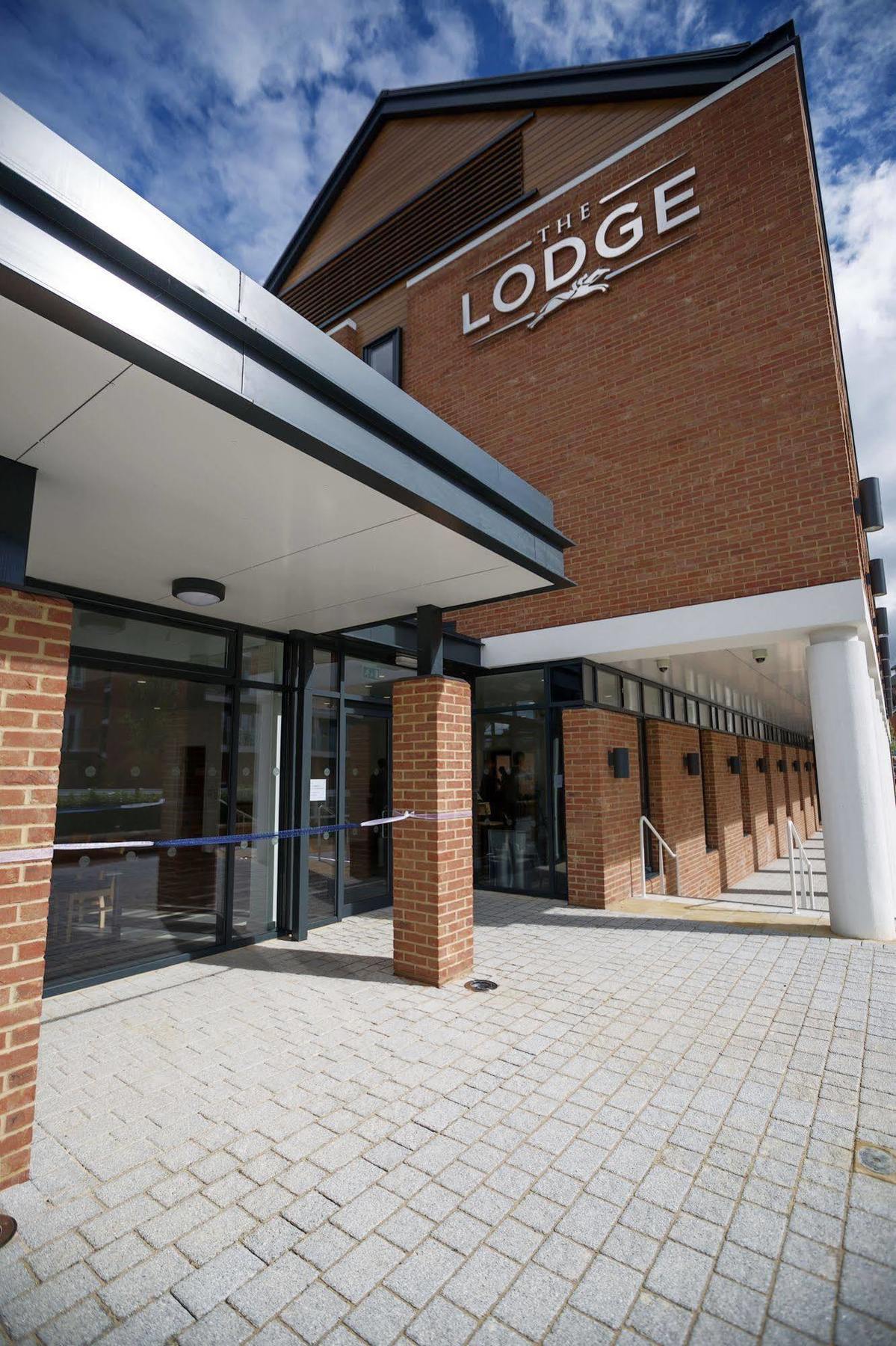 The Lodge Newbury  Exterior photo